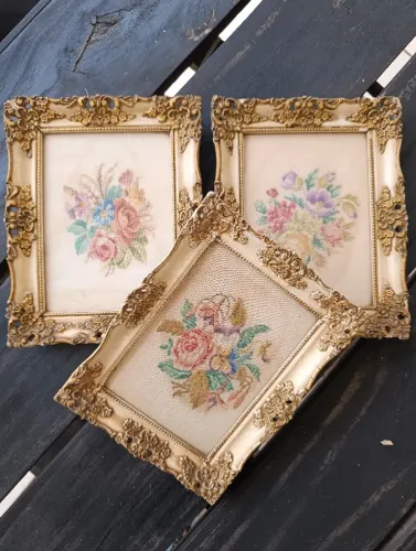 Trio De Quadros Vintage Bordado Petit Point Moldura Rococó