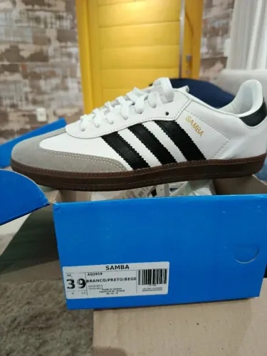 Tênis Adidas Samba. Novo . Tamanho 39 . Branco preto bege