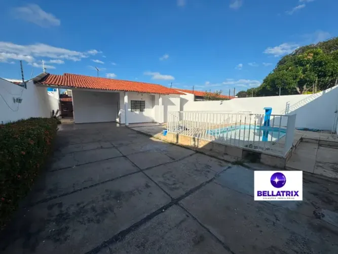 ALUGA-SE CASA NO BAIRRO PIÇAREIRA 1