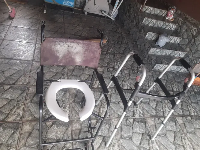 Cadeira de Banho + Andador