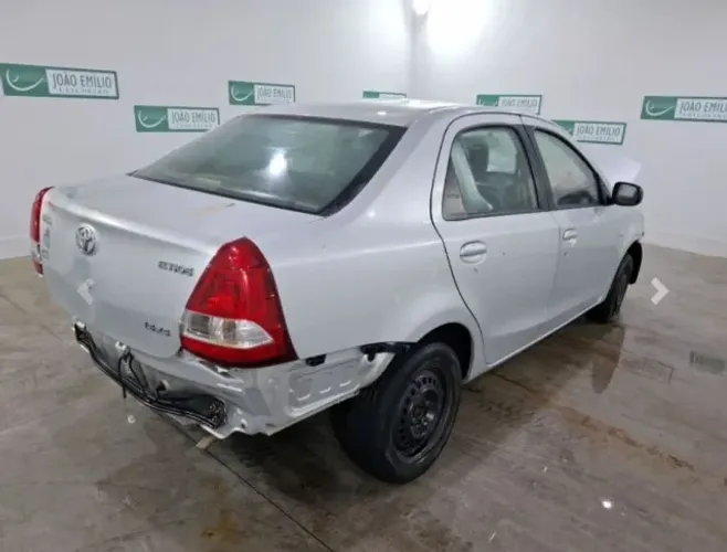 SUCATA TOYOTA ETIOS SEDAN 1.5 manual 2014