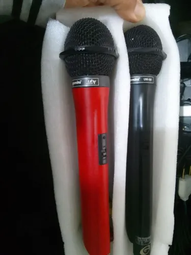 2microfone sem fio uhf exelente