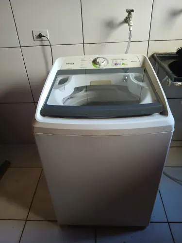 Vende se uma máquina de lavar 15 kilos consul