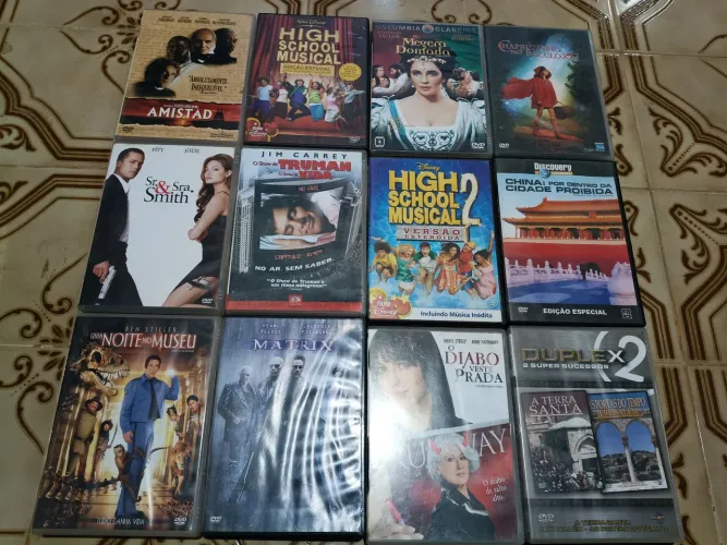 Lote com 27 DVDs Originais - Filmes e Séries | Colecionador