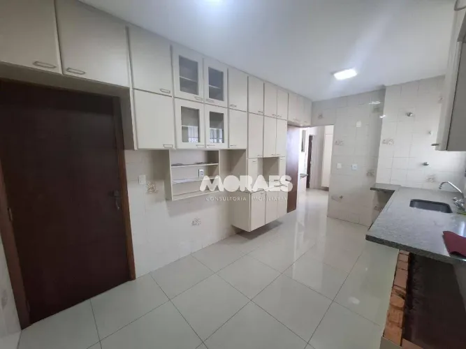 Apartamento com 3 quartos, sendo 1 suíte para alugar, 124 m² por R$ 3.913/mês - Edifício P
