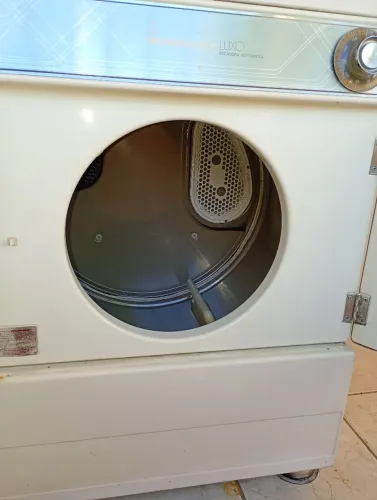 Seca roupas Brastemp 10kg capacidade, revisada e higienizada em optimas condições 