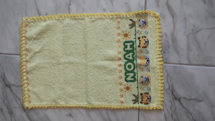 Toalha de boca infantil bordada