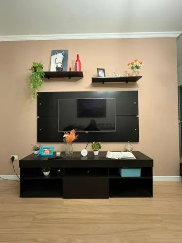Vendo lindo painel + rack bem conservado