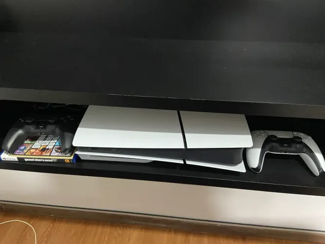 PlayStation 5 Slim com leitor / mídia física