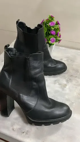 Linda bota de couro n38