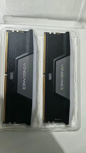 Memoria Ram Corsair RGB 32Gb 2x16GB ddr5 6400mhz (Seminova 3 meses de garantia)