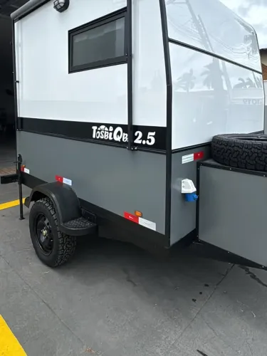2.5 TRAILER PRETO 