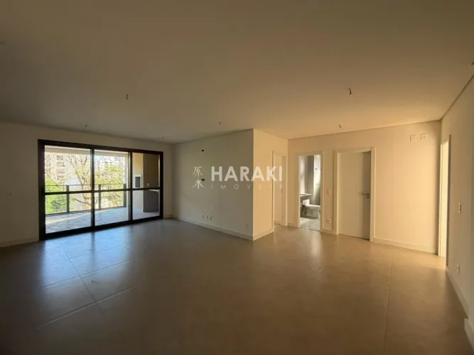 Apartamento á venda na Zona 03