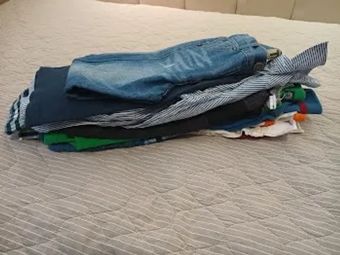 Conjunto seminovo 12 peças de roupas para altura 1.10-1.20 metros. Mais fotos no contato 