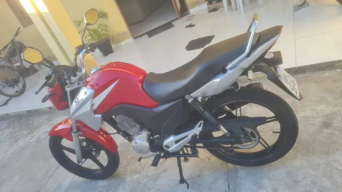Vendo titan 150c ano 2015