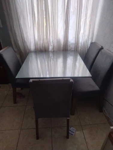 Mesa 4 cadeiras