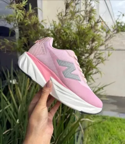 Tênis New Balance Fuelcell TM 37 e 39
