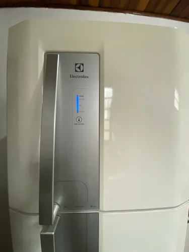 Geladeira Electrolux DF42 Frost Free 382L - 127V