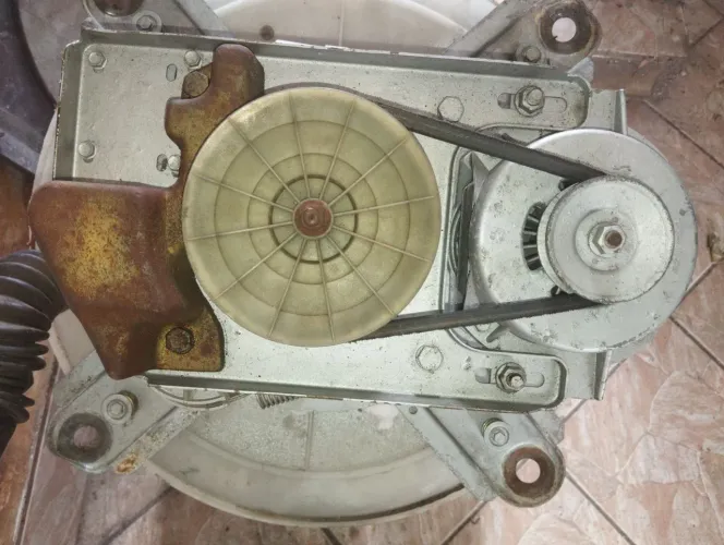 Vendo motor e câmbio D lavadora Brastemp antiga