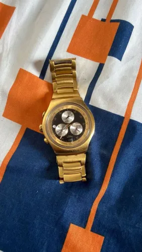 Swatch Cara Preta