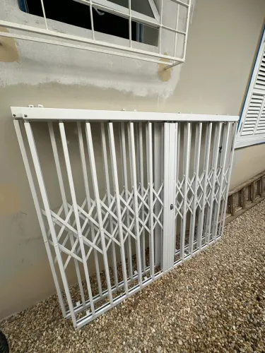 Grade de ferro sanfonadas para janela