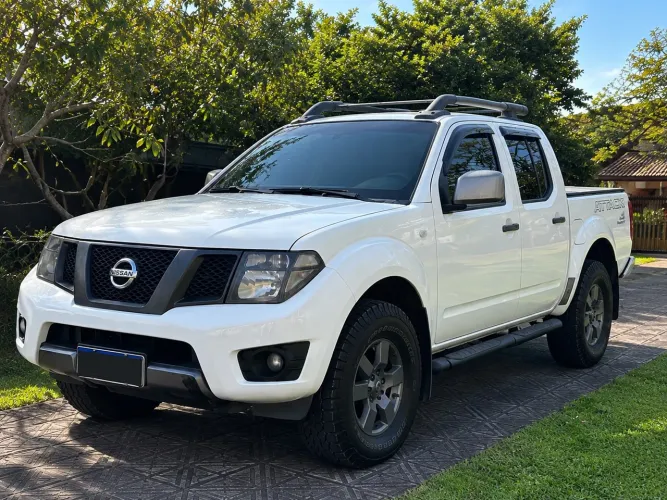 Nissan Frontier SV At.cd 4X4 2.5 TB Diesel Mec. 2014
