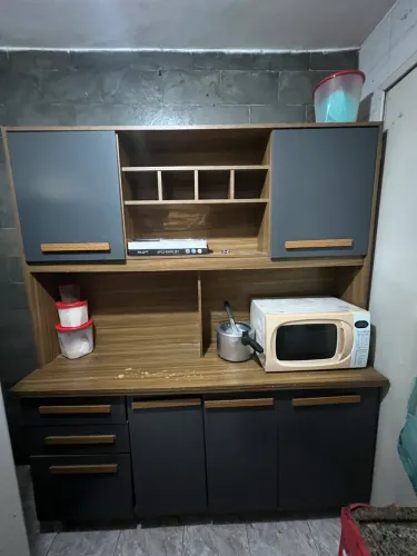 Vendo armário 550 reais com avaria no balcão