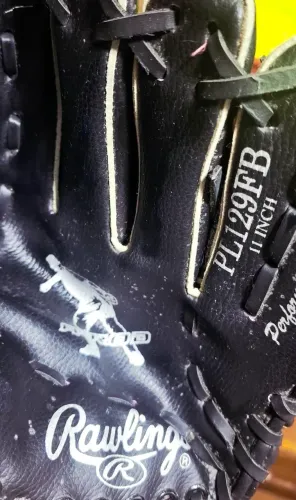 Luva de beisebol Rawlings preta,..11 INCH