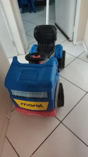 Caminhão brinquedo infantil