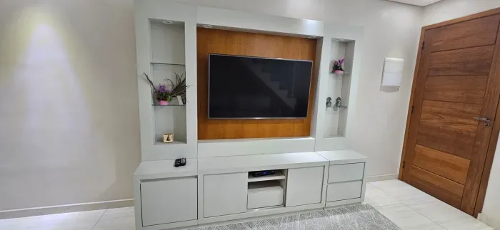 Rack com 2,30m de largura, em perfeitas condições