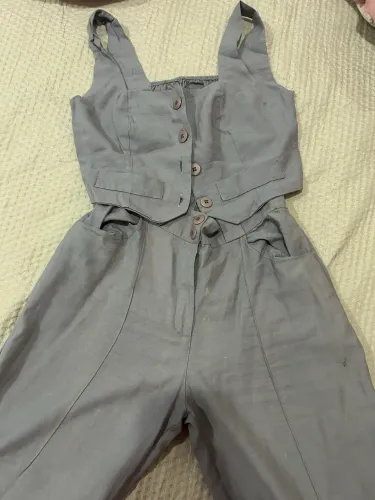 Conjunto calça e colete cinza