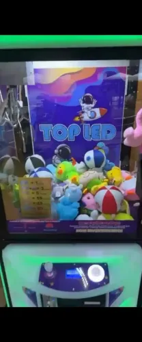 Maquina de Garra Para Pelúcias - Pix + Led