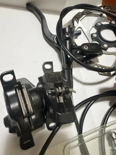 Par de freios Shimano Mt4010