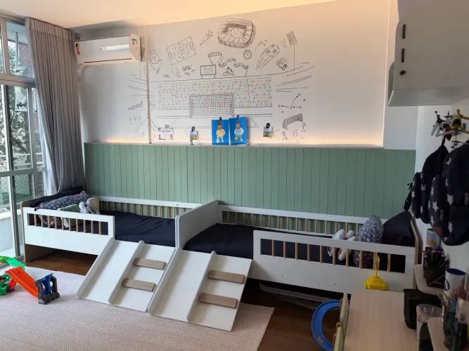 1 cama infantil com escorregador excelente estado!