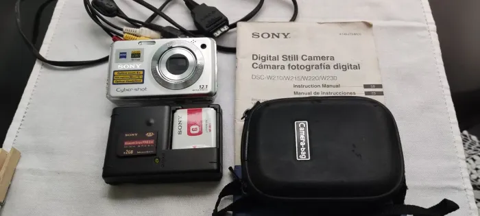 Câmera Sony Cyber-shot Dsc-w220 Prata + Manuais E Bolsinha
