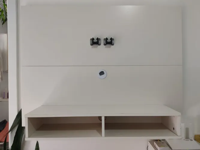 Painel TV branco 120x90 com nicho