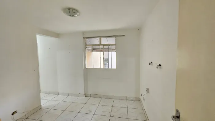 Imóvel para aluguel tem 45 metros quadrados com 2 quartos