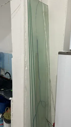 3 prateleira  de vidro 