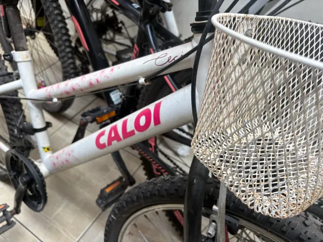 Vendo bicicleta em estado bom, da marca Caloi