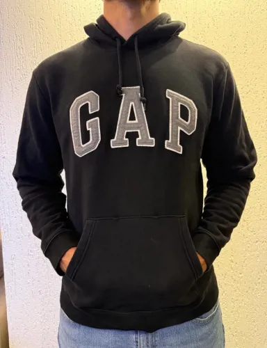 Moletom Gap preto clássico