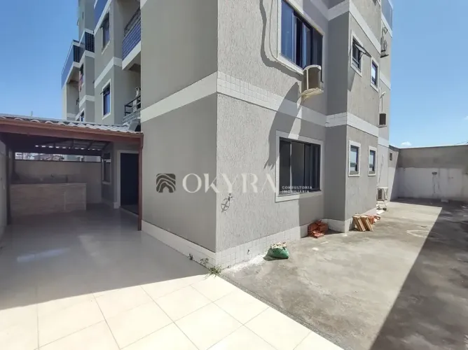 Lindo apartamento térreo com área externa para aluguel na Enseada das Gaivotas-RO.