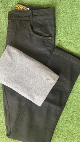 Calça jeans preta