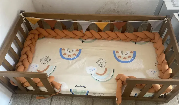 Vende-se Cama infantil, estilo cercadinho com colchão 