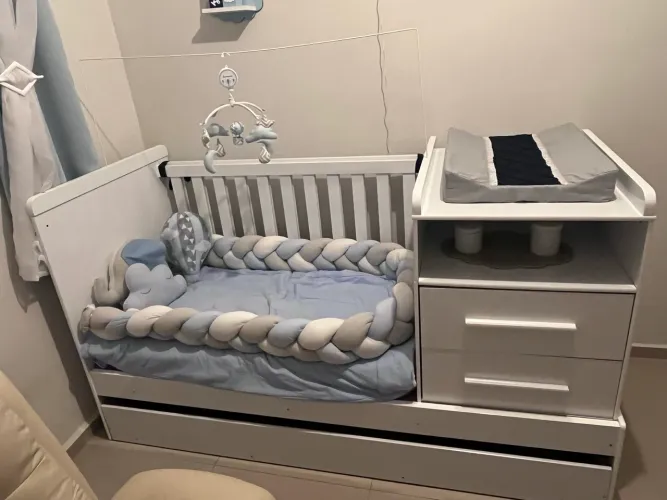 Berço / cama solteiro com cama auxiliar