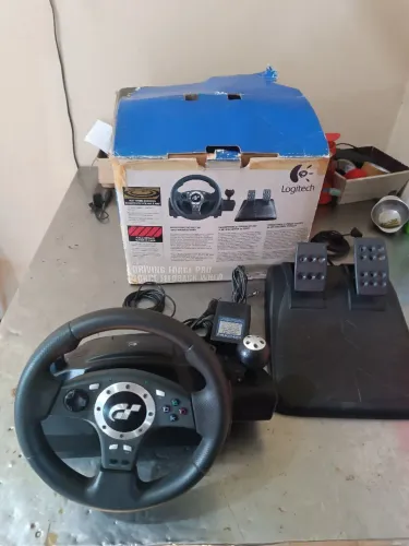 Volante Logitech DRIVING FORCE PRO force feedback wheel
