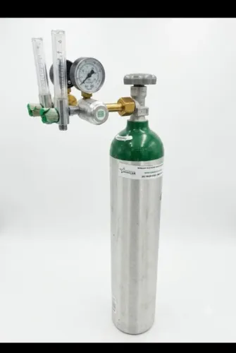 Cilindro de oxigenioterapia para transporte