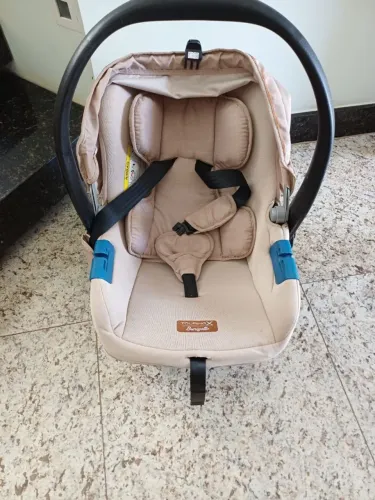 Vende-se Bebê conforto burigotto em ótimo estado