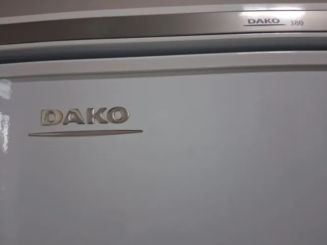 GELADEIRA DUPLEX COM FRIZER MARCA DAKO 380 LTS
