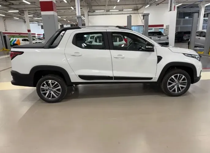 Fiat Strada Volcano 1.3 Flex 8V CD 2026