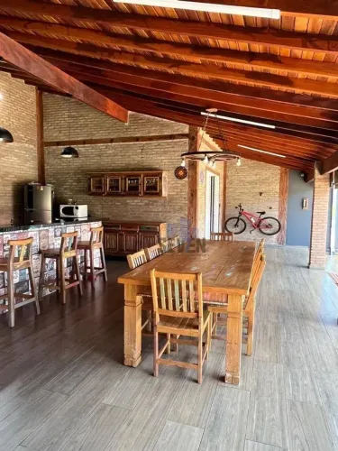 Casa com 5 Quartos no Vale Igapó  Piscina Aquecida e Energia Solar